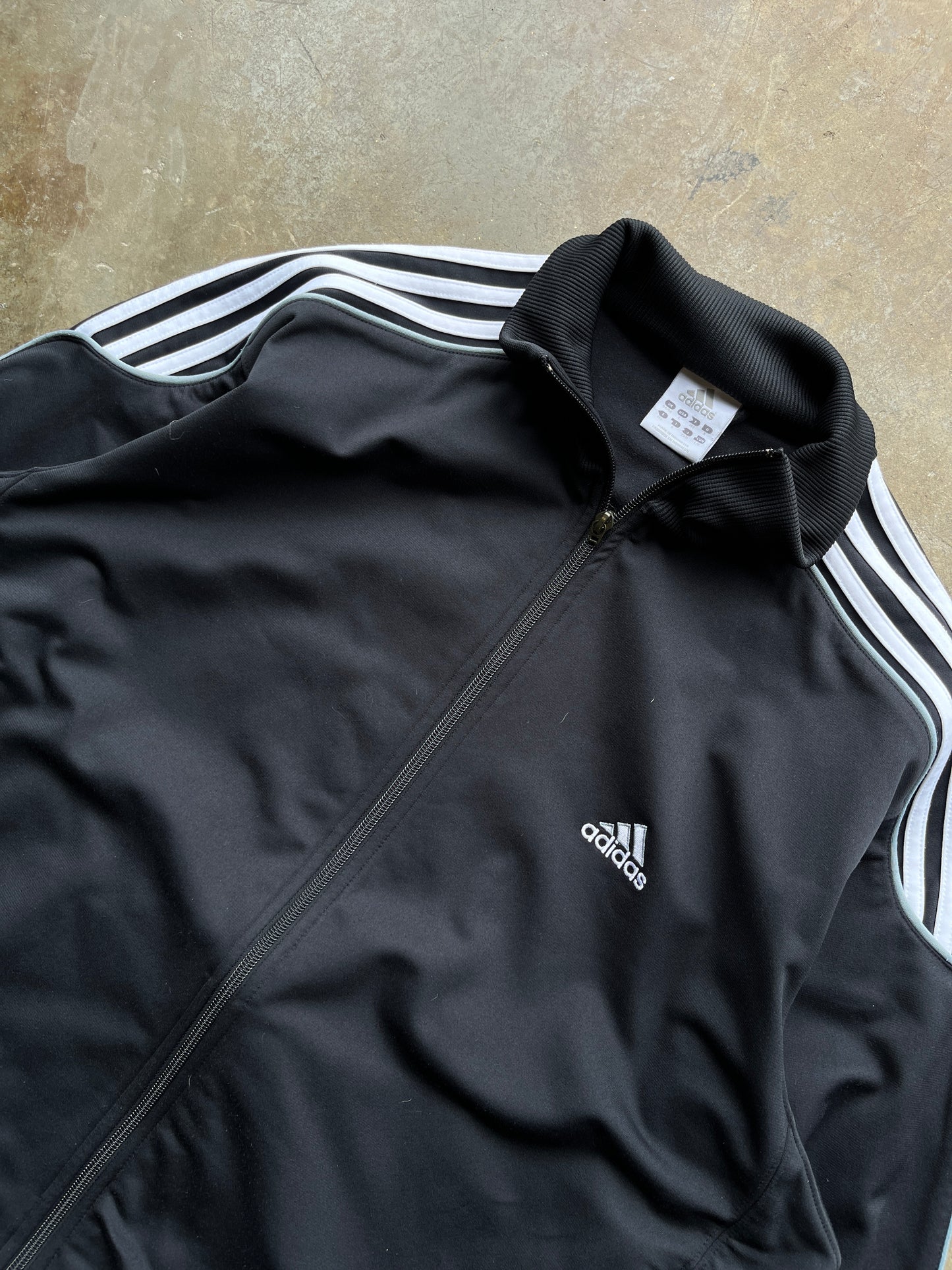 CHAQUETA FINA ADIDAS TALLA L