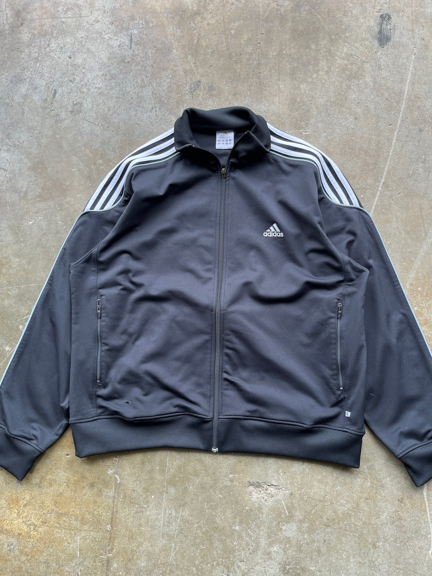 CHAQUETA FINA ADIDAS TALLA L