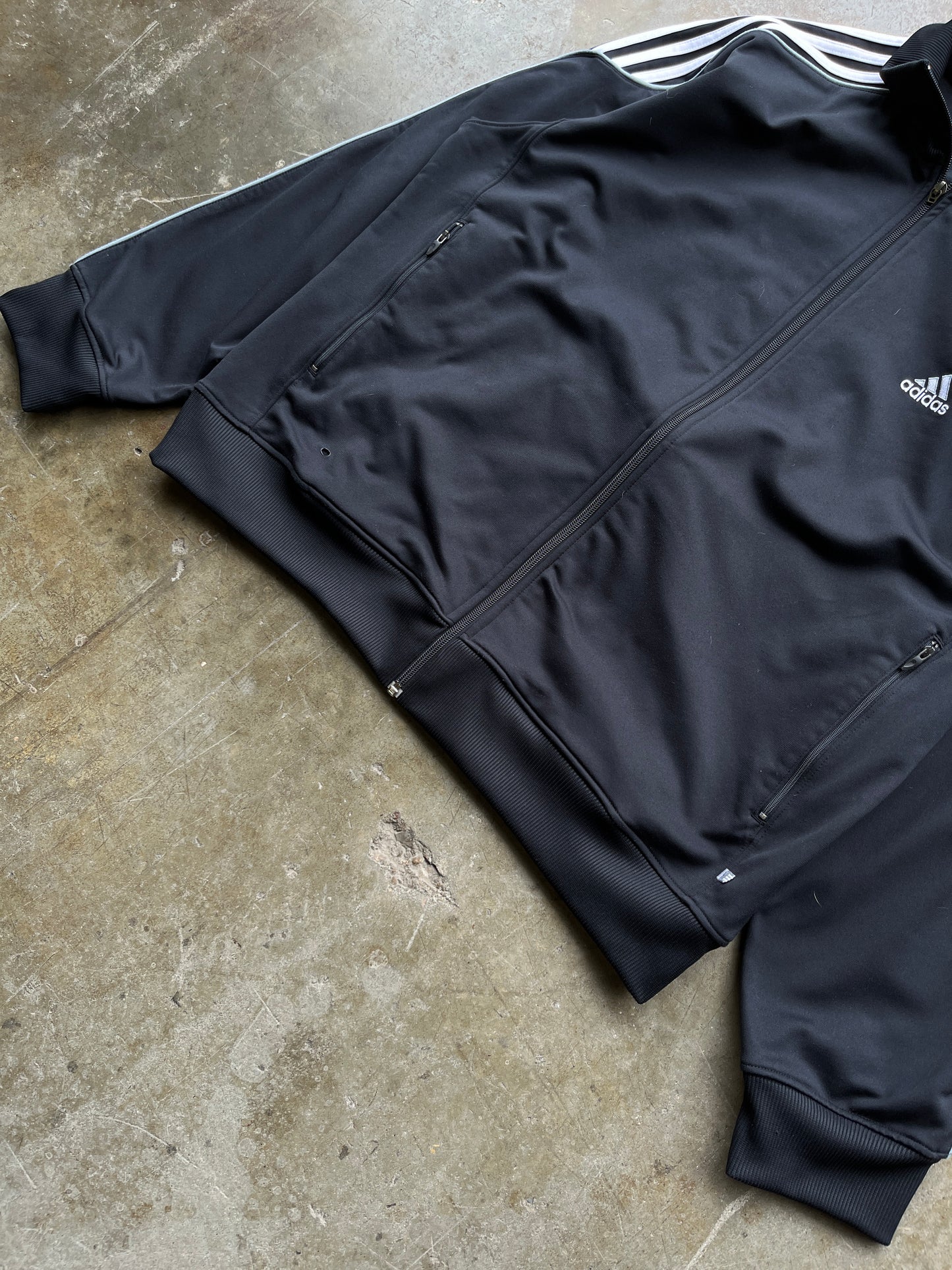 CHAQUETA FINA ADIDAS TALLA L