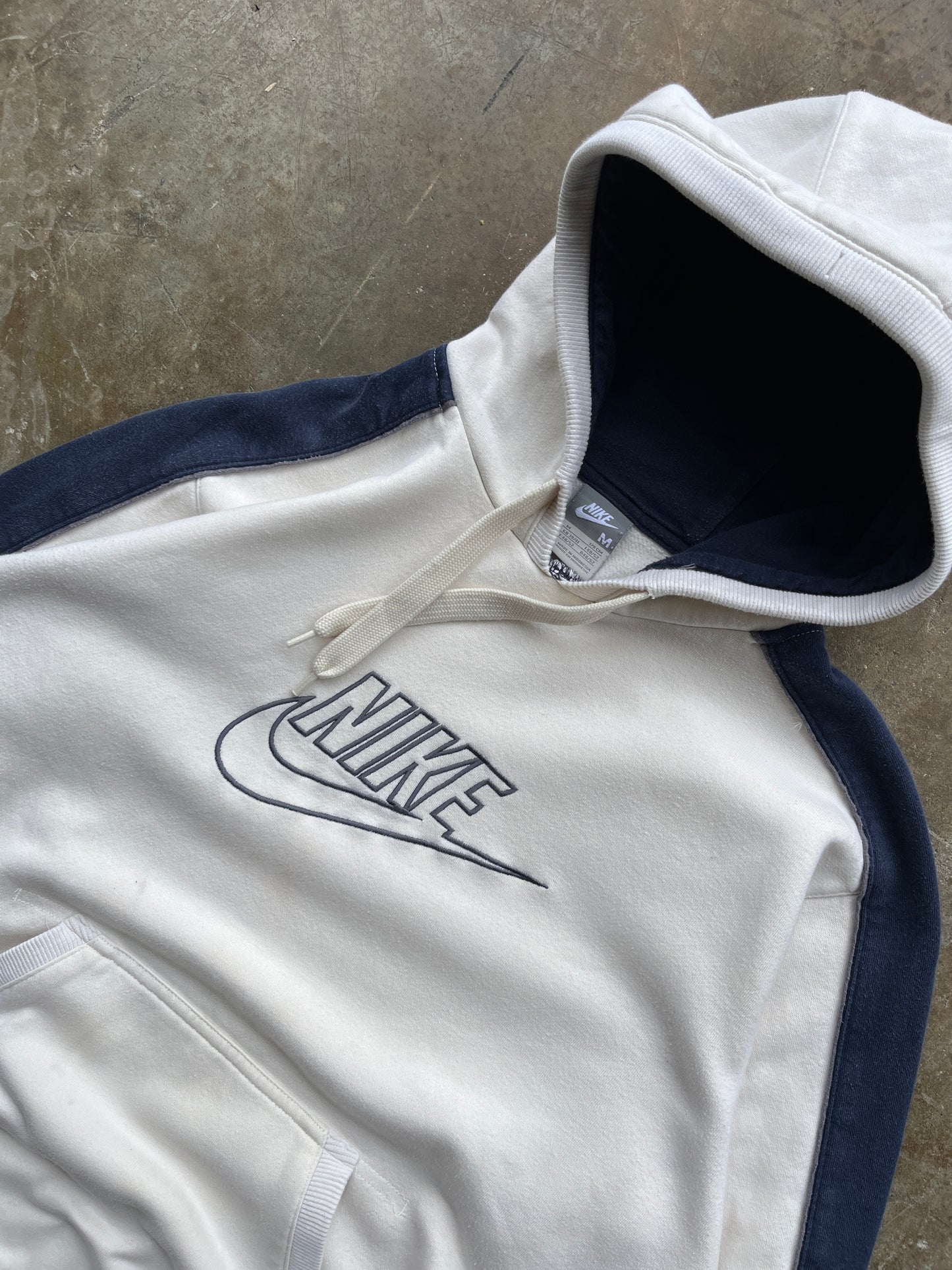 SUDADERA DE LOS AÑOS 2000's NIKE TALLA M