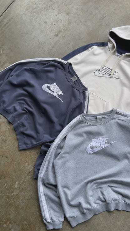 SUDADERA DE LOS AÑOS 2000's NIKE TALLA M